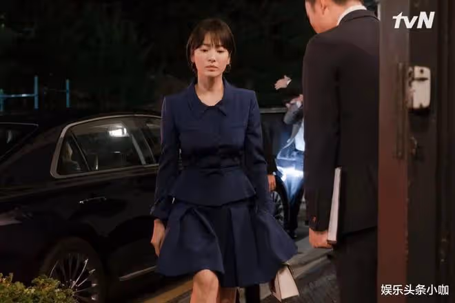 她的前半生，如同一部爽劇！