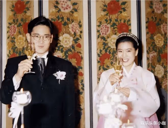 她的前半生，如同一部爽劇！