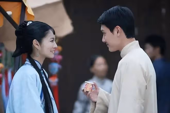 離婚3年後,馮紹峰資源掉光,趙麗穎風生水起,兩人的差距好大