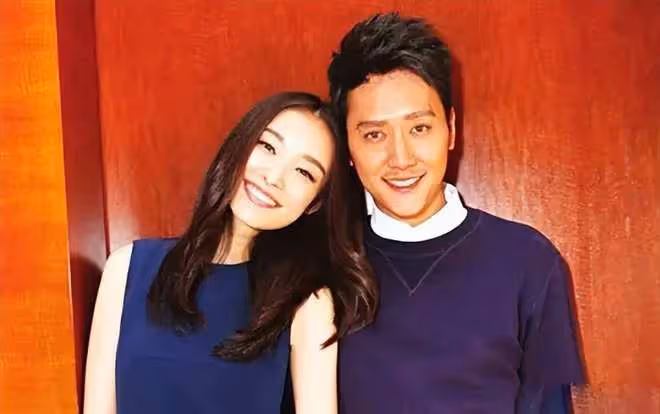 離婚3年後,馮紹峰資源掉光,趙麗穎風生水起,兩人的差距好大