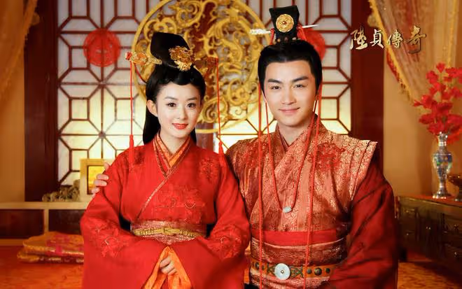 離婚3年後,馮紹峰資源掉光,趙麗穎風生水起,兩人的差距好大