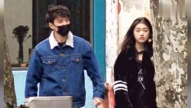 離婚3年後,馮紹峰資源掉光,趙麗穎風生水起,兩人的差距好大