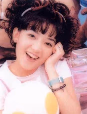 從「乖乖女」到叛逆「魔女」,她敢愛敢恨,為愛摘除子宮放棄生育,45歲仍未婚