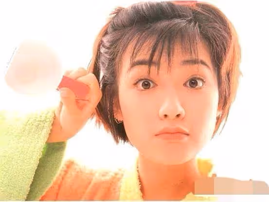 從「乖乖女」到叛逆「魔女」,她敢愛敢恨,為愛摘除子宮放棄生育,45歲仍未婚