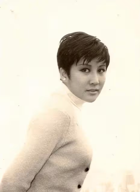 向華強的前妻丁佩,主動讓位「插足者」前夫甘願養她42年,被李小龍的死困擾半生,如今看開一切,皈依佛門