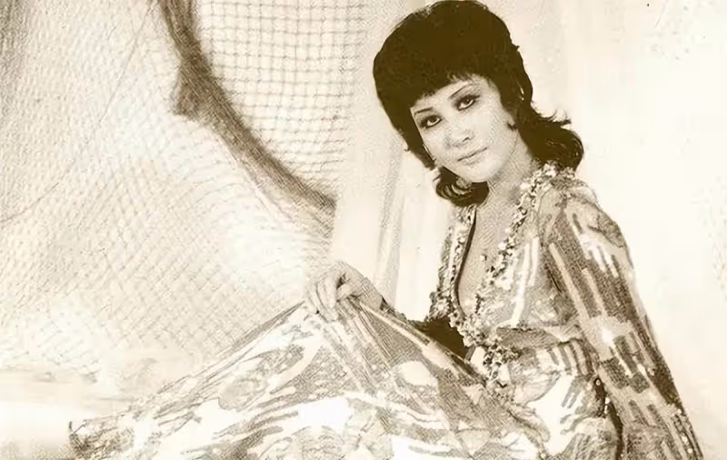 向華強的前妻丁佩,主動讓位「插足者」前夫甘願養她42年,被李小龍的死困擾半生,如今看開一切,皈依佛門