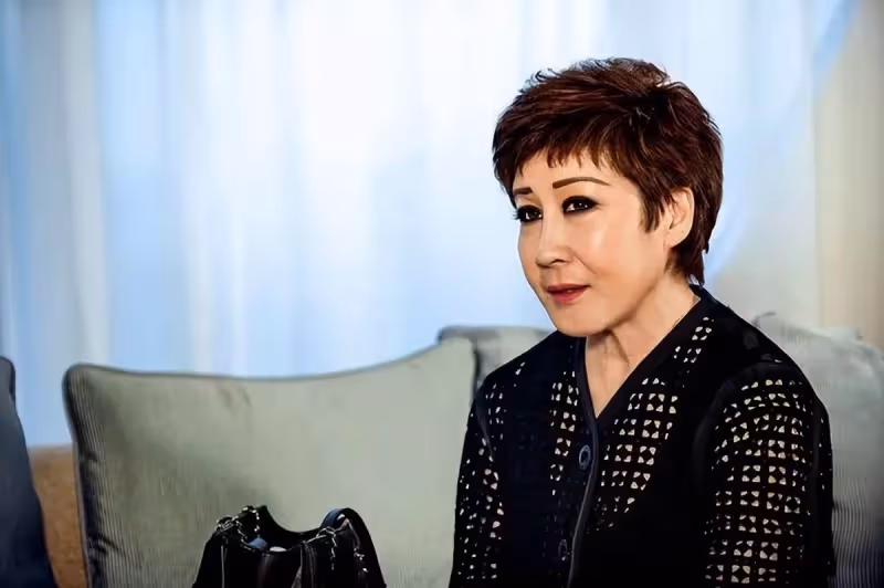 向華強的前妻丁佩,主動讓位「插足者」前夫甘願養她42年,被李小龍的死困擾半生,如今看開一切,皈依佛門
