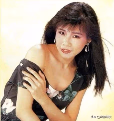 曾與鄧麗君齊名!55歲「甜歌皇后」巔峰時為愛隱退「嫁歌友恩愛相守28年」淡泊名利 過平凡生活
