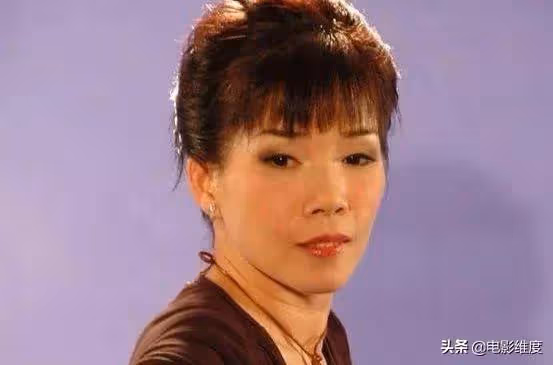 曾與鄧麗君齊名!55歲「甜歌皇后」巔峰時為愛隱退「嫁歌友恩愛相守28年」淡泊名利 過平凡生活