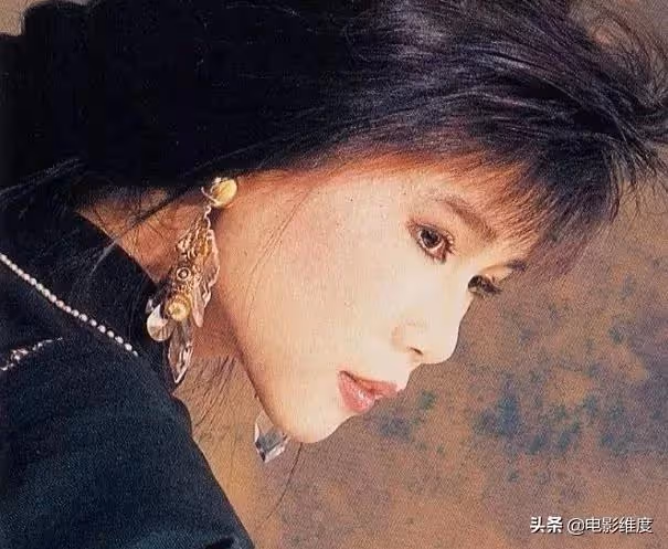 曾與鄧麗君齊名!55歲「甜歌皇后」巔峰時為愛隱退「嫁歌友恩愛相守28年」淡泊名利 過平凡生活