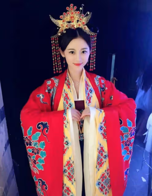 28年沒為自己活過!女星熬命拍戲「一人養全家」終癌逝 走後父母還吸血「利用熱度炒作」助兒進娛樂圈