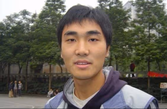 獲孫儷資助10年!貧困男過度索求未果變「白眼狼」反咬一口「現狀曝光」大快人心:不值得同情
