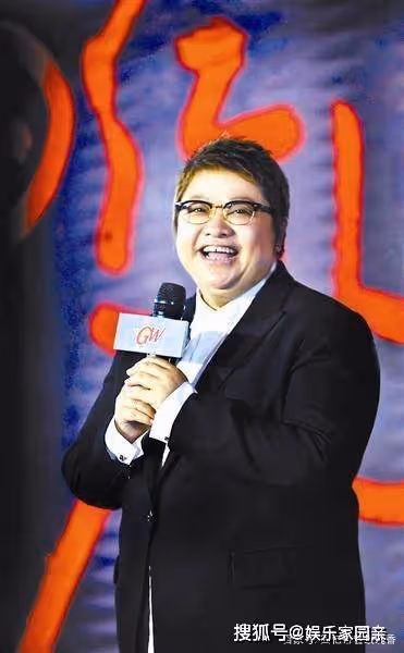 韓紅自稱年輕時是校花,本以為是開玩笑,看到18歲照片我相信了