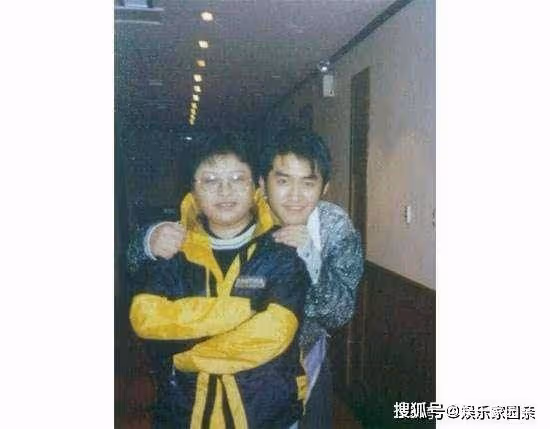 韓紅自稱年輕時是校花,本以為是開玩笑,看到18歲照片我相信了