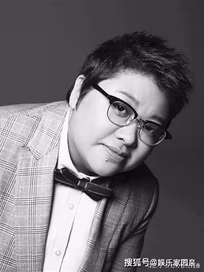 韓紅自稱年輕時是校花,本以為是開玩笑,看到18歲照片我相信了