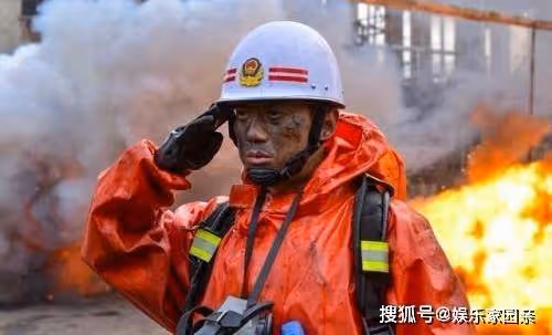 他拍一部戲用了八個替身,為等他劇組停工半年,卻沒人敢說他耍大牌