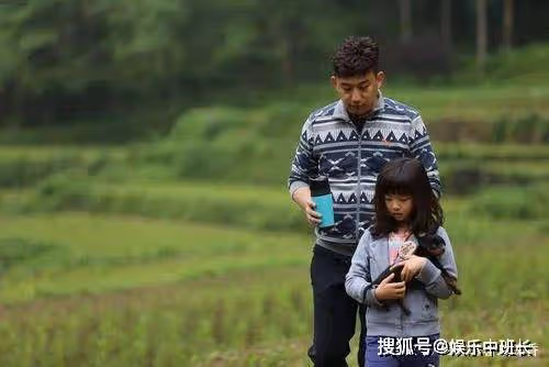 有種「放養」叫黃磊養女兒,染髮打耳洞都不管,看到成績後:懂了