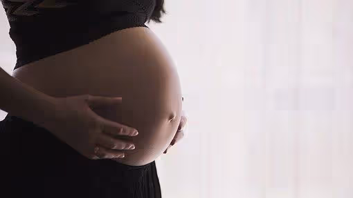 老婆懷孕照抽菸…所以女兒出生就缺陷！男絕望：想拋下一切離婚