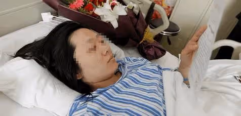我是老婆的主治醫生，她乳腺癌我們離婚，半年後再見到她，我成全醫院笑話！