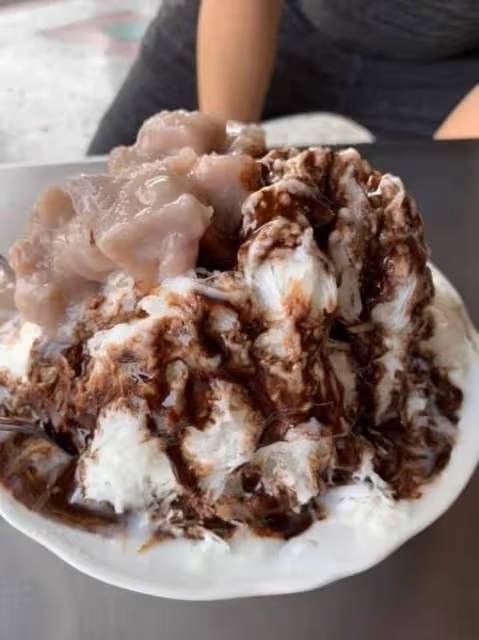 父母離世，我和妹妹相依為命，學校好意申請愛心餐，妹妹班導老師卻說：錢是其他同學付的，妳必須等最後才能盛飯，聽了多難受
