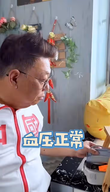 68歲港星定居大連!穿50多元國貨顯樸素,新家面積不大裝修接地氣