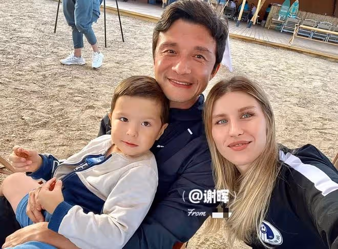 47歲謝暉回上海老家！俄超模老婆金髮碧眼，4歲混血兒子神似爸