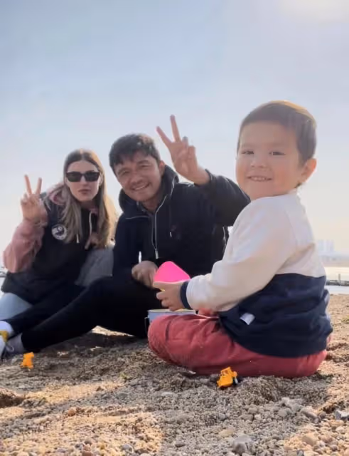 47歲謝暉回上海老家！俄超模老婆金髮碧眼，4歲混血兒子神似爸