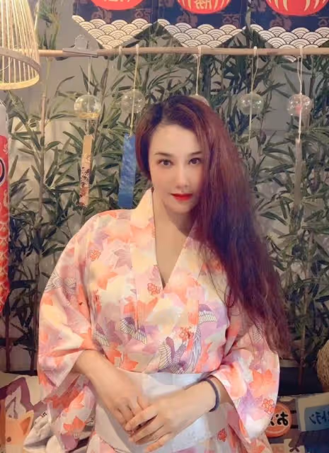 侯耀華緋聞女徒弟現身爆料,與李易峰私交甚密,兩人相約中秋後見