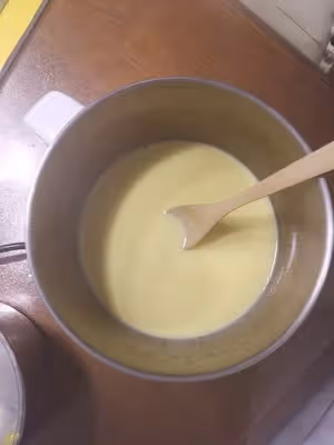 只用四種材料就可以做巧克力冰山熔岩（無奶油）