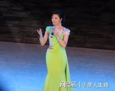 著名歌唱家李丹陽:56歲仍未婚,父母相繼去世後,她卻只想當母親