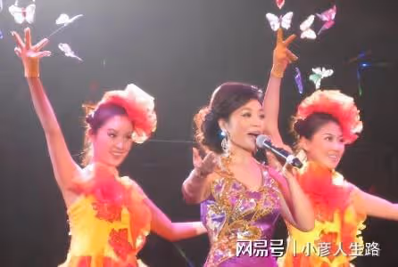 著名歌唱家李丹陽:56歲仍未婚,父母相繼去世後,她卻只想當母親