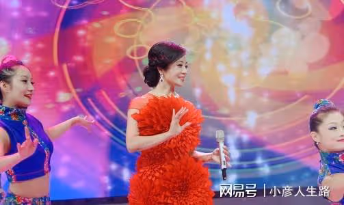 著名歌唱家李丹陽:56歲仍未婚,父母相繼去世後,她卻只想當母親