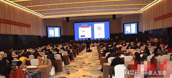 著名歌唱家李丹陽:56歲仍未婚,父母相繼去世後,她卻只想當母親