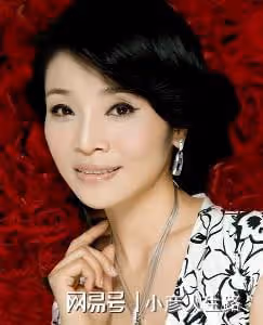 著名歌唱家李丹陽:56歲仍未婚,父母相繼去世後,她卻只想當母親