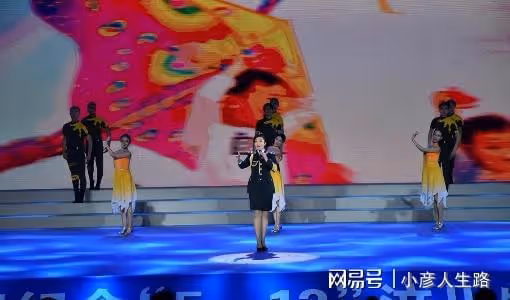 著名歌唱家李丹陽:56歲仍未婚,父母相繼去世後,她卻只想當母親