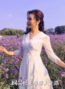著名歌唱家李丹陽:56歲仍未婚,父母相繼去世後,她卻只想當母親