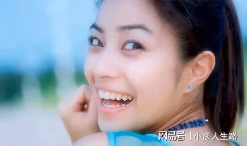 44歲徐懷鈺參加商演撈金,服裝造型引嘲諷,曾被贊頂3個蔡依林