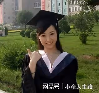 演員白冰：與模特丁一閃婚，離婚後獨自帶娃，如今36歲仍單身