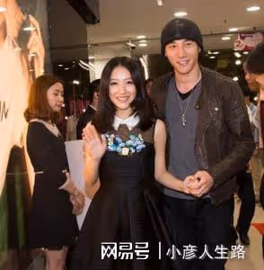 演員白冰:與模特丁一閃婚,離婚後獨自帶娃,如今36歲仍單身