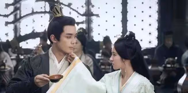 吳露可逃be?趙露思疑有頂流男友直指楊洋,吳磊追過向涵之