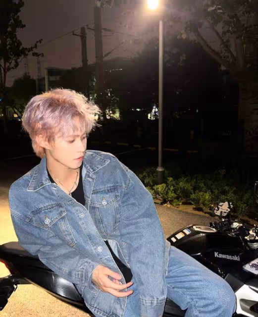 劉大錘曝光岳明慧夜會三個女孩的視頻,本尊現場回應:都是好朋友