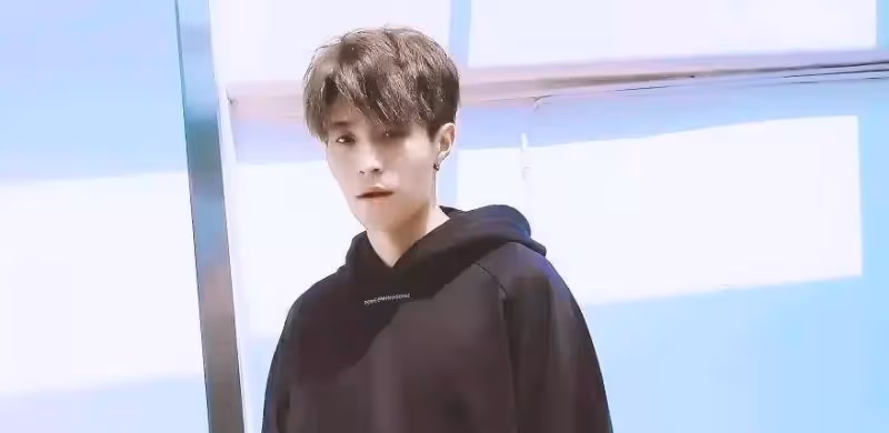 劉大錘曝光岳明慧夜會三個女孩的視頻,本尊現場回應:都是好朋友