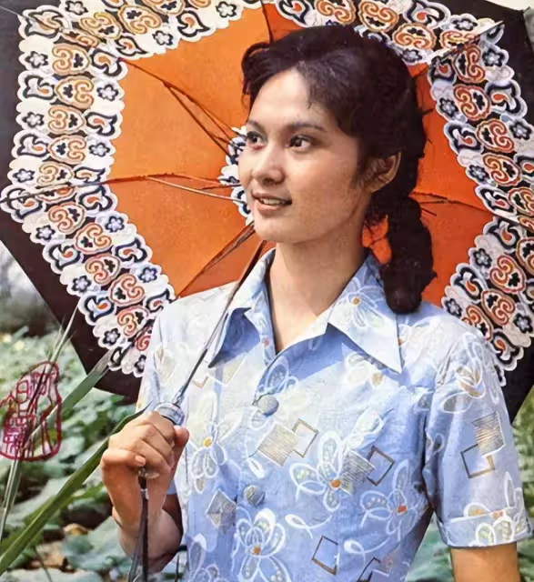 人藝院長馮遠征嫁給了比第二段婚姻大8歲的梁丹妮,她喜歡他的妻子已經29年了