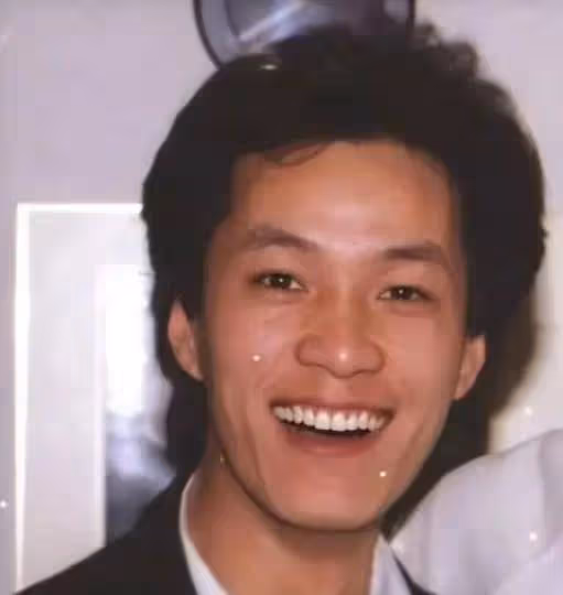 人藝院長馮遠征嫁給了比第二段婚姻大8歲的梁丹妮,她喜歡他的妻子已經29年了