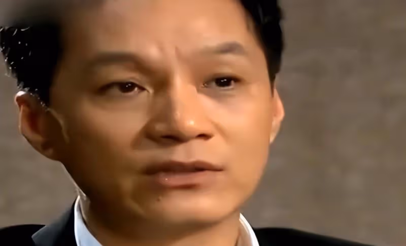 人藝院長馮遠征嫁給了比第二段婚姻大8歲的梁丹妮,她喜歡他的妻子已經29年了