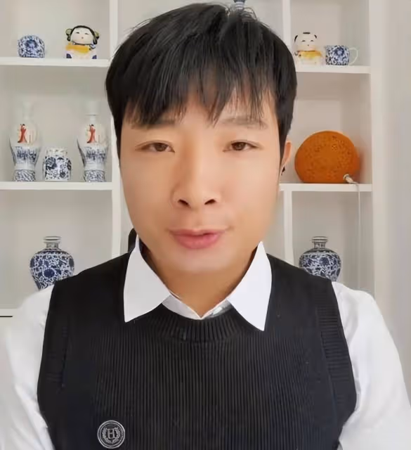 楊雨策曬與余修華甜蜜往事視頻,女粉絲脫粉罵:人無恥無敵