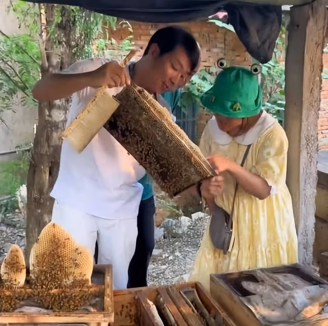 楊雨策曬與余修華甜蜜往事視頻,女粉絲脫粉罵:人無恥無敵