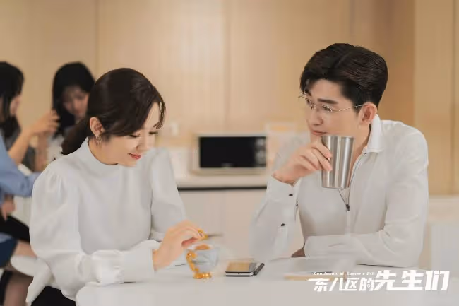 張翰床戲腳卡女主角腿間 激情畫面遭轟猥瑣噁心