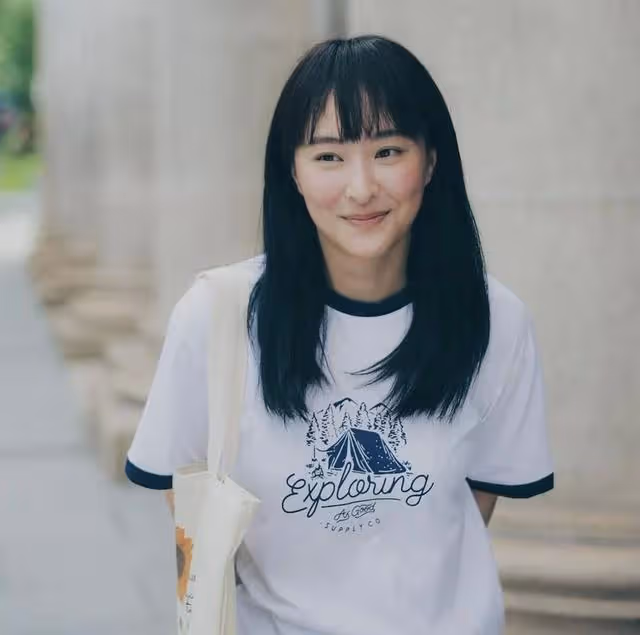 TVB又一新劇將播!陳瀅大露美背,朱晨麗被方力申熱吻到嘴唇變形