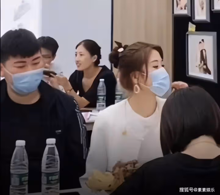 陳萌越來越漂亮,大衣哥清理屋子,大衣嫂全家一起行動